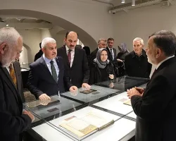 Darülmülk’te İlmin Yansımaları: “Anadolu’da Kur’an ve Bilgelik İzleri Yazma Eserler Sergisi” Açıldı