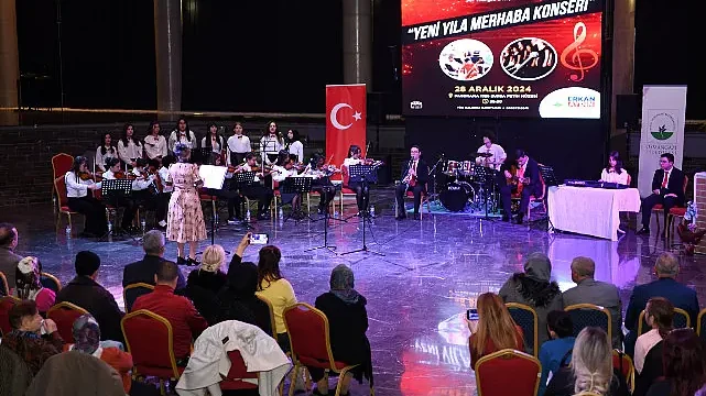 Gençlik Orkestrası ve Korosu’ndan muhteşem yeni yıl konseri