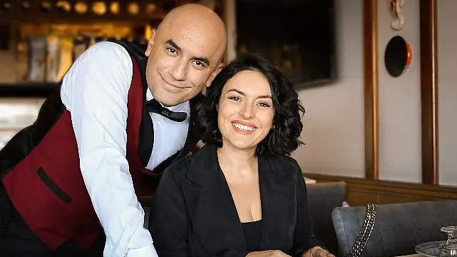Giray Altınok Ve Ezgi Mola’yı Başrollerinde Buluşturan ‘Başka Bir Sen’ Çok Yakında Disney+’ta İzleyicilerle Buluşacak!