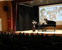 “Kadın Gizemi” Sergisi Sanatseverlerle Buluştu