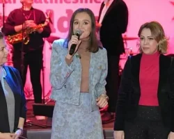 Manisalı kadınlar, ‘Yeni Yıl Matinesi’nde buluştu, doyasıya eğlendi