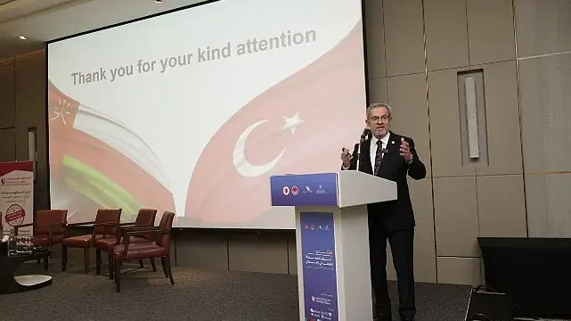 Rektör Ünüvar, Türkiye-Umman Bilgi Diyaloğu Sempozyumu’nda Türkiye’nin Sağlıktaki Başarı Hikayesini Anlattı