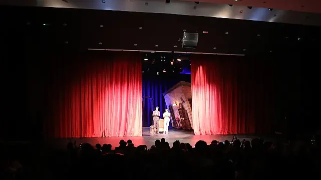 Şehrin Tiyatrosu Ataşehir Seyircisiyle İlk Kez Buluştu