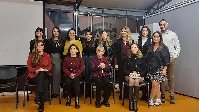 Türkiye’de sistemik terapiye dair kapsamlı bir kaynak hazırlandı: ‘Terapi Odasına Sistemik Bakış’