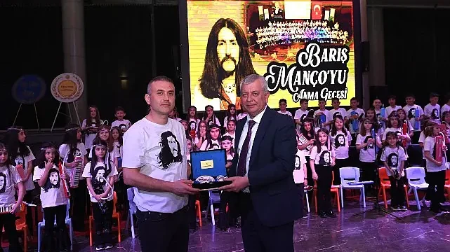 Barış Manço Osmangazi’de muhteşem konserle anıldı