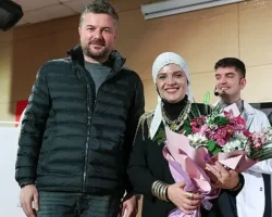 Buca’da sahnelenen Taksiratli Şekibe oyunu izleyenlerden tam not aldı