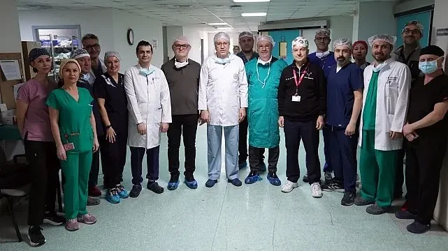 “Da Vinci X Robotik Cerrahi Sistemi”nin son jenerasyon modeli EÜTF Hastanesine kazandırıldı