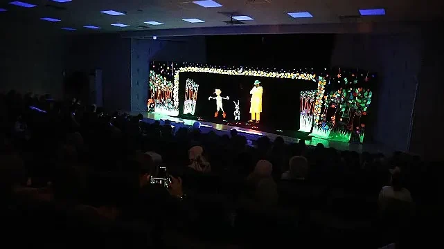 Dedektif Çizmeli Kedi Kartepe’de