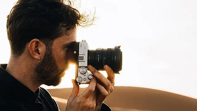 Sony Geniş Diyafram Açıklığına Sahip Etkileyici Prime Lensi Ultra Geniş FE 16mm F1.8 G’yi Piyasaya Sürüyor