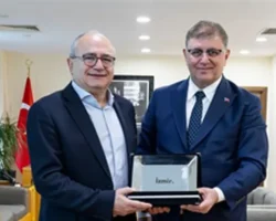 Atalarının izini İzmir’de sürüyor