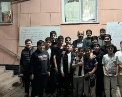 Başkan Altay, Teravih Sonrası Gençlerle Sohbet Etti, Esnafların Çay Davetine Katıldı