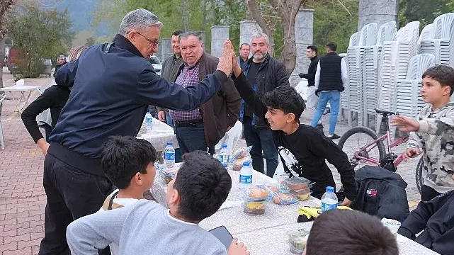 Başkan Topaloğlu’ndan Beldibi’nde iftar