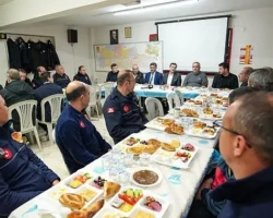 Başkan Zeyrek, İtfaiye Personeli ile Sahurda Buluştu