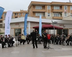 Büyükşehir bandosundan ilahi ziyafeti