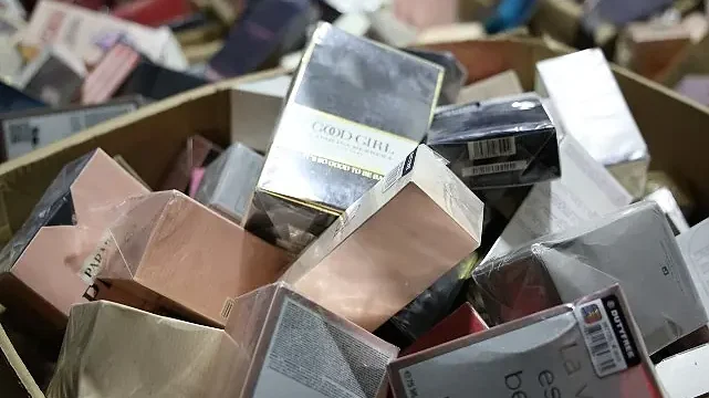 Büyükşehir zabıtasından sahte parfüm operasyonu