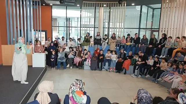 Çocuklar, masal diyarına yolculuk yaptı