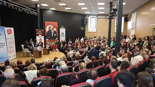 DR.Gülseren Bugdaycıoğlu’nun söyleşisi bakırköy’de yoğun ilgi gördü 