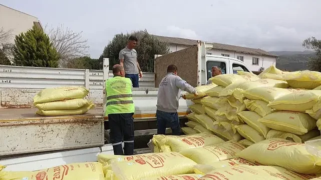 Güzelbahçe Belediyesi’nden Çiftçiye Desteğe Devam