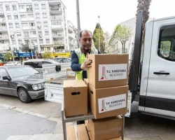 Karşıyaka Belediyesi’nden ihtiyaç sahiplerine Ramazan kolisi