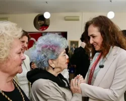 Karşıyaka’da Yaşlılara Saygı Haftası’nda nesiller buluştu