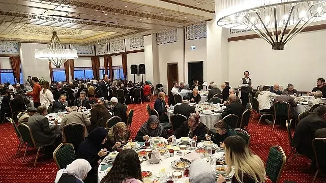 Konya Büyükşehir Belediyesi “Yaşlılara Saygı Haftası” Kapsamında İftar Programı Düzenledi