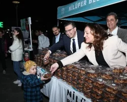Nilüfer Belediyesi’nden Kadir Gecesi’nden kandil simidi ikramı