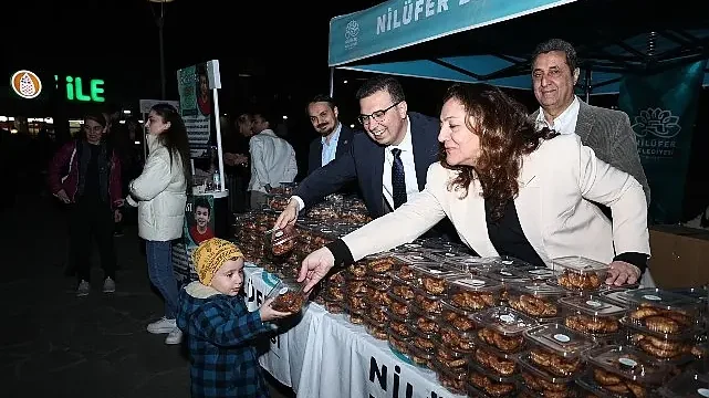 Nilüfer Belediyesi’nden Kadir Gecesi’nden kandil simidi ikramı