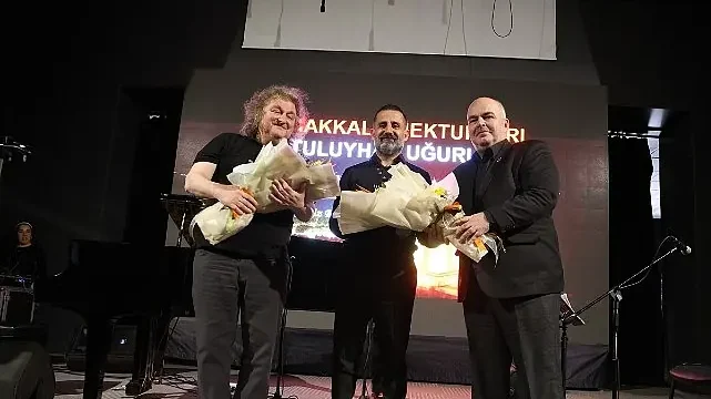 Piyanist Tuluyhan  Uğurlu’dan çanakkale zaferi konseri