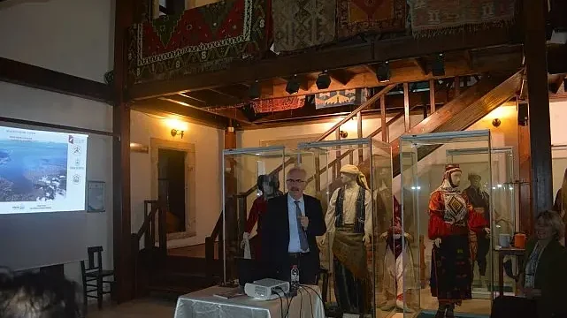 Prof. Dr. Akın Ersoy, ‘Smyrna Antik Kenti’ni anlattı
