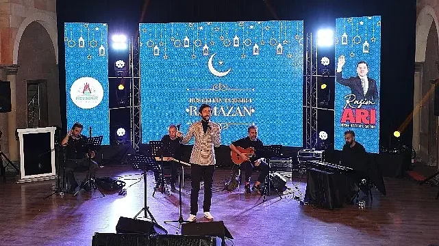 Ramazan Etkinliklerinde İftar Sofrasıyla Birlikte Mehmet Ercan Dinletisi