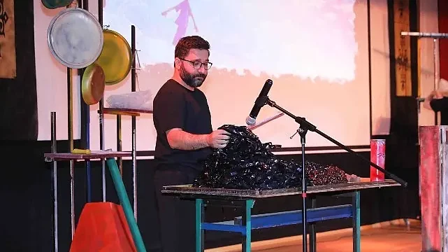 Şehir Tiyatroları Mevlana İdris’i oyunuyla yad etti