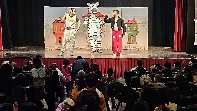 Şehrin Tiyatrosu “Maviydi Bisikletim” Oyunu ile Ataşehir’de