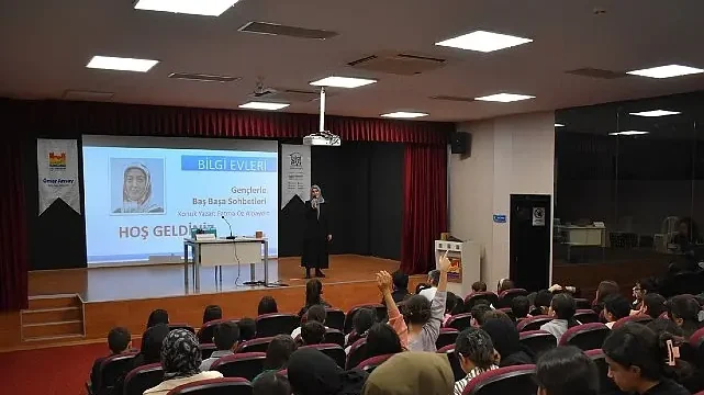 Yazar Fatma Öz Alpaydın Bilgi Evi Üyeleri’ İle Bir Araya Geldi