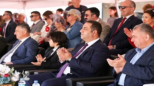 23 Nisan Coşkusu Narlıdere’yi Sardı