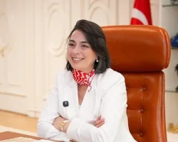 23 Nisan Ulusal Egemenlik ve Çocuk Bayramı dolayısıyla öğrenciler Üsküdar Belediye Başkanı Sinem Dedetaş’ı ziyaret etti.