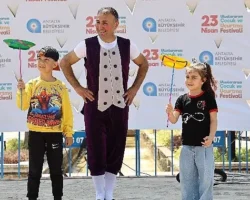 Antalyalı çocuklar 23 Nisan’ı dolu dolu kutluyor