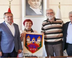 Ayvalık Belediyesi’ne Sjenica Belediye Başkanı Munib Mujagic’ten Kardeş Şehir Daveti