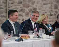 Başkan Tugay’dan kentsel dönüşümde kararlılık mesajı