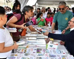 Behiç Ak: Çocuk dostu şehirlerde çocukları özgürleştirmeliyiz