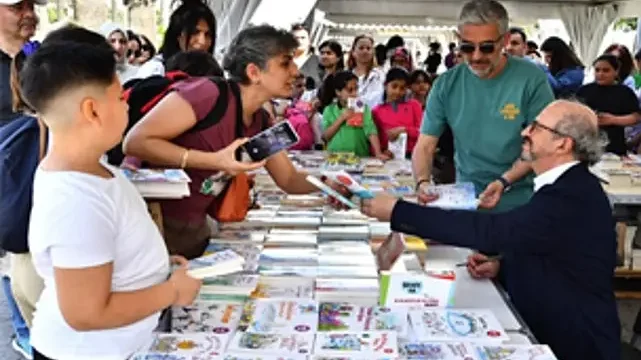 Behiç Ak: Çocuk dostu şehirlerde çocukları özgürleştirmeliyiz