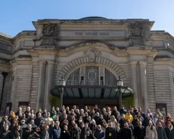 Borusan İstanbul Filarmoni Orkestrası beş şehirde gerçekleştirdiği  Birleşik Krallık turnesinde ayakta alkışlandı