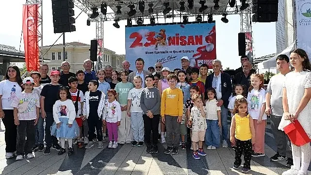 Çocuklar 23 Nisan coşkusunu Osmangazi’de yaşıyor
