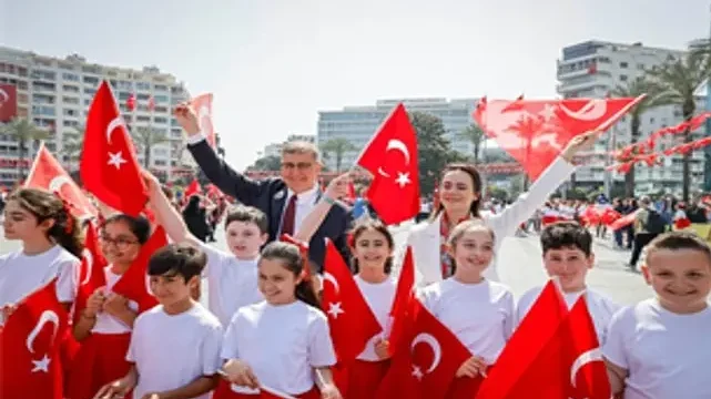 Cumhuriyet Meydanı rengarenk