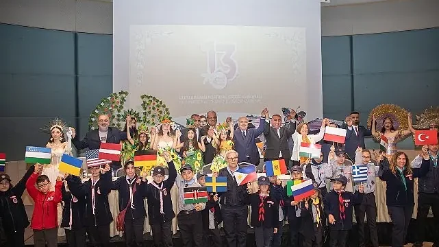   Dünya Çocukları Karnaval’da “Barış ve Dostluk” Mesajı Verdi