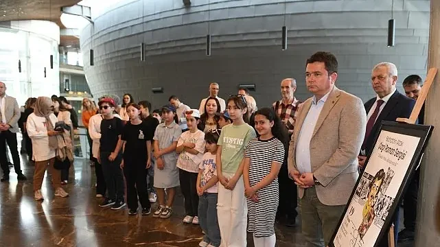 Elinde Fırça, Dilinde Müzik çizgi roman sergisi açıldı