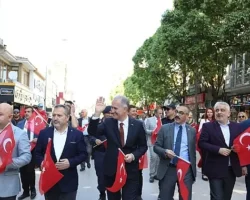 İnegöl’de 23 Nisan coşkusu sokaklara taştı