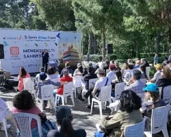 İzmirliler İzmir Kitap Fuarı’na akın etti