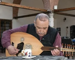 İznik’te Müziğe Adanmış Bir Ömür