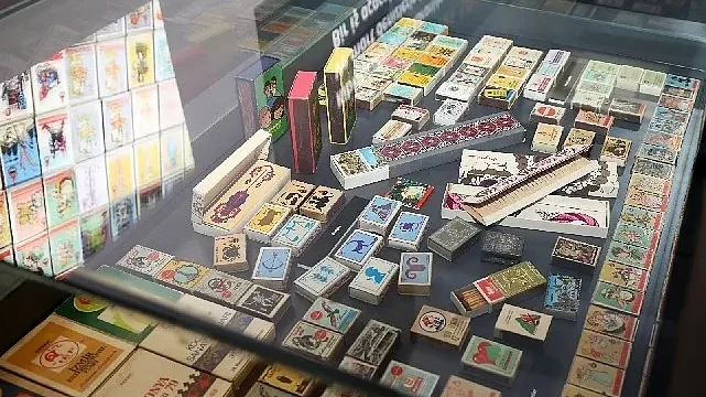 Karşıyaka’da nostaljik yolculuk: ‘Kibrit Çakıyorsun Karanlıkta’