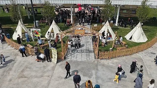 Kılavuz Gençlik, 23 Nisan ruhunu çocuklara aşılıyor